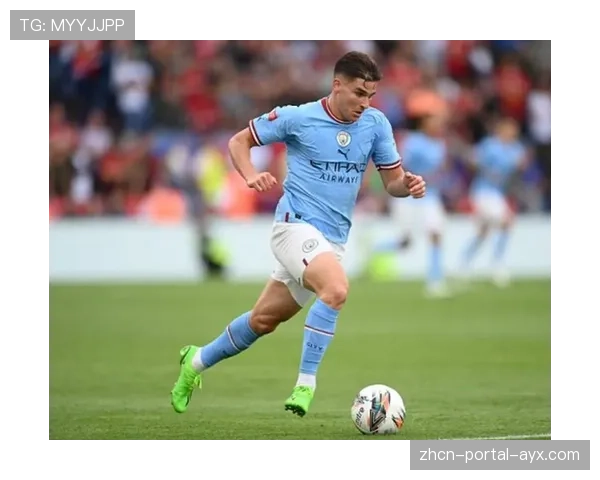 阿尔瓦雷斯接受专访，谈如何在曼城阵中适应多变的进攻角色